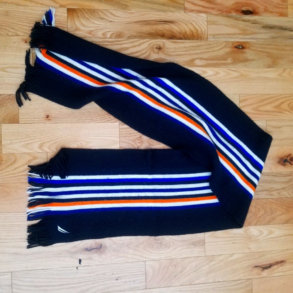 NAUTICA SCARF IN EXCELLENT CONDITION